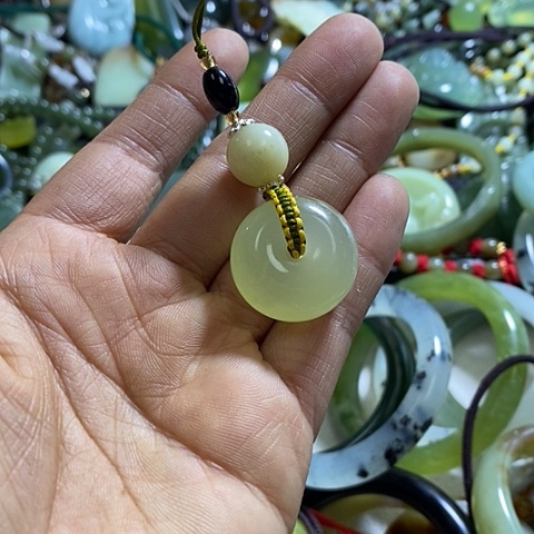 岫玉手机挂件未镶嵌多样性发货