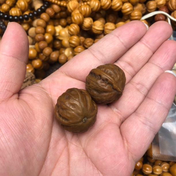 直播专享 经典款秋子核桃小手捻小把件核桃文玩一对
