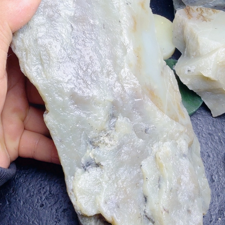 和田玉（糖玉）未镶嵌珠宝奇石