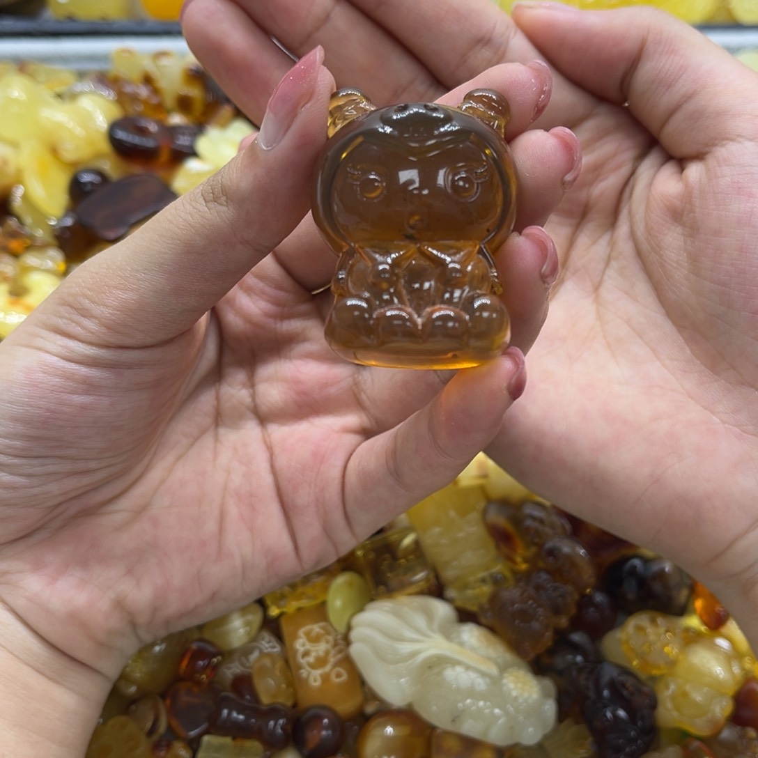 未镶嵌琥珀裸石天然琥珀