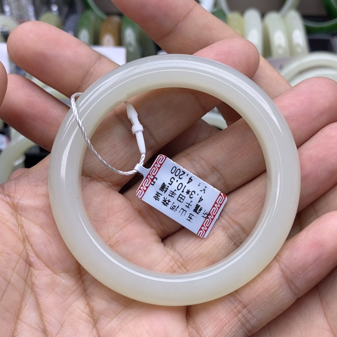 和田玉手镯未镶嵌浩