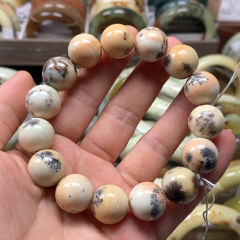 【闪购商品】蛇纹石玉未镶嵌手镯