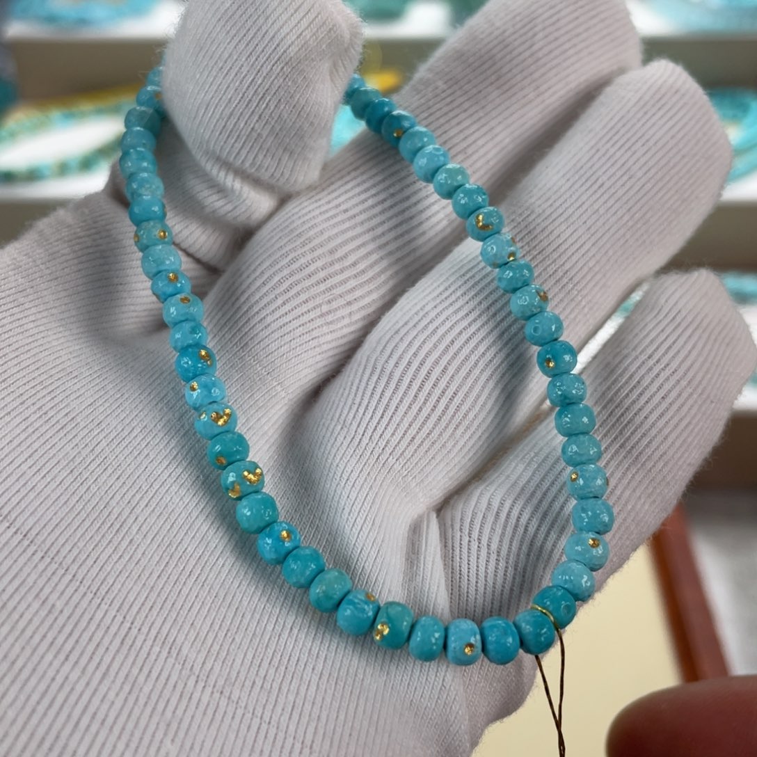 绿松石未镶嵌颈饰