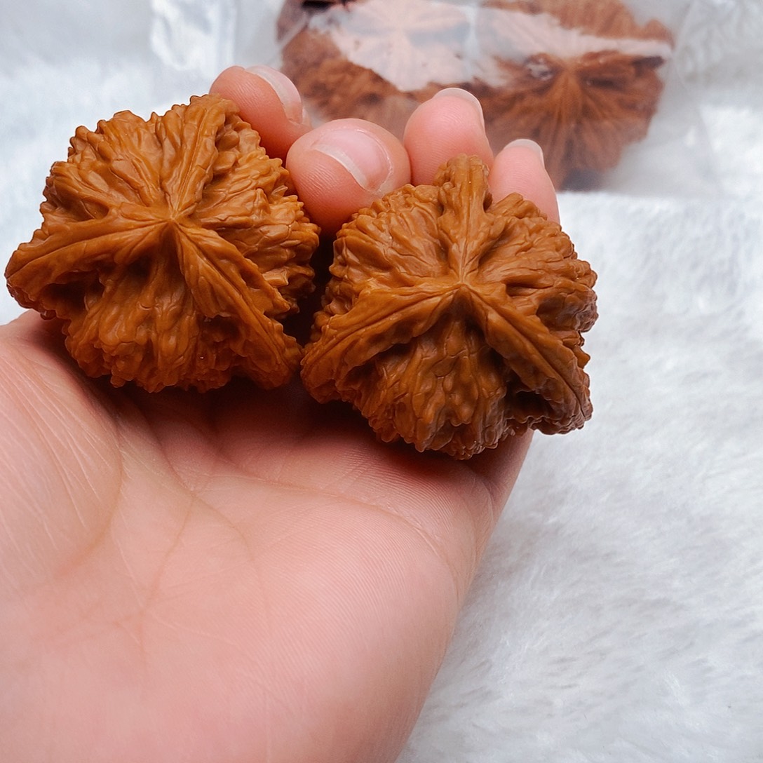 國***6文玩核桃吊坠三棱