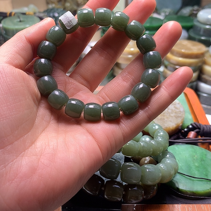 花***。和田玉未镶嵌珠宝半成品