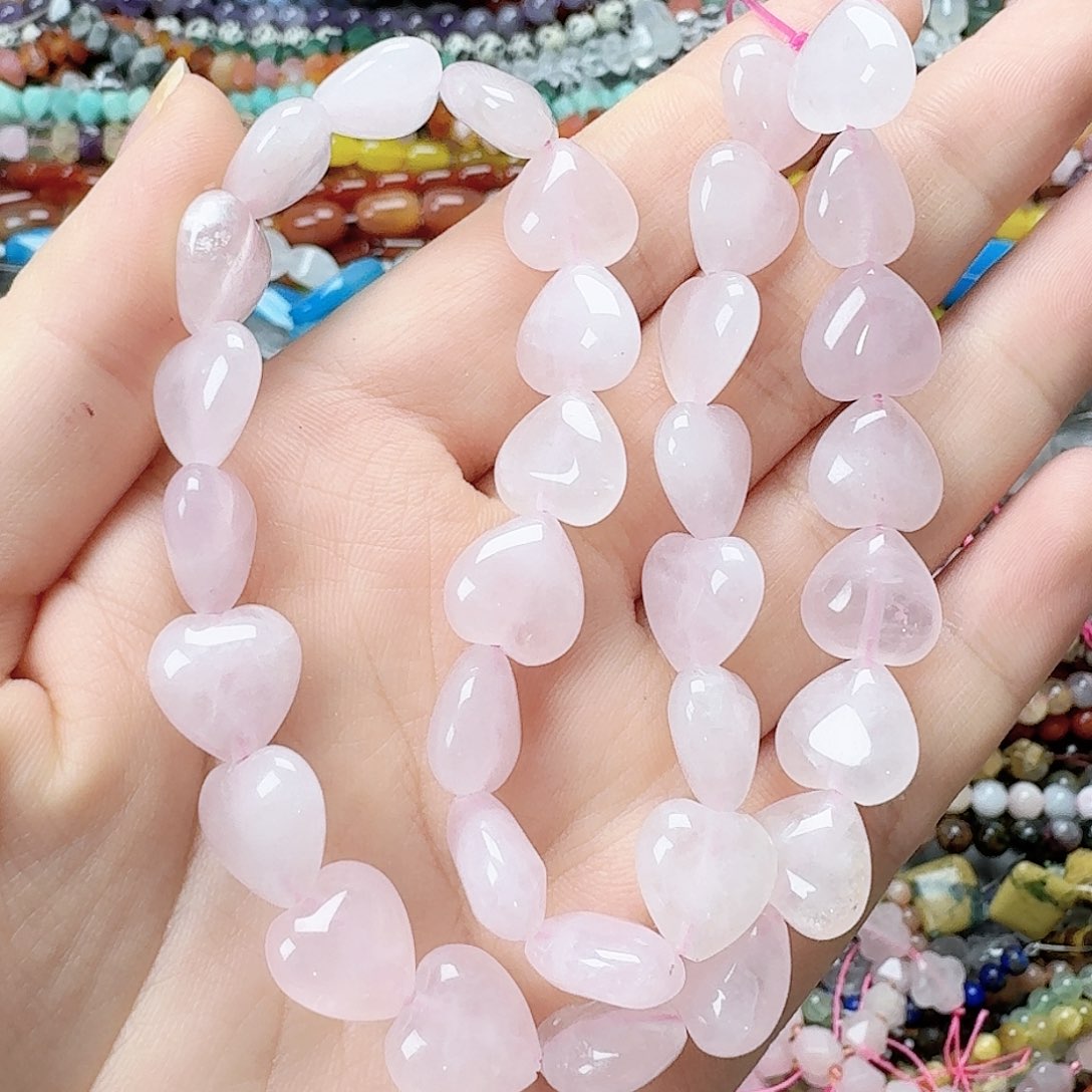 玛瑙/玉髓未镶嵌珠宝半成品粉水晶爱心一条