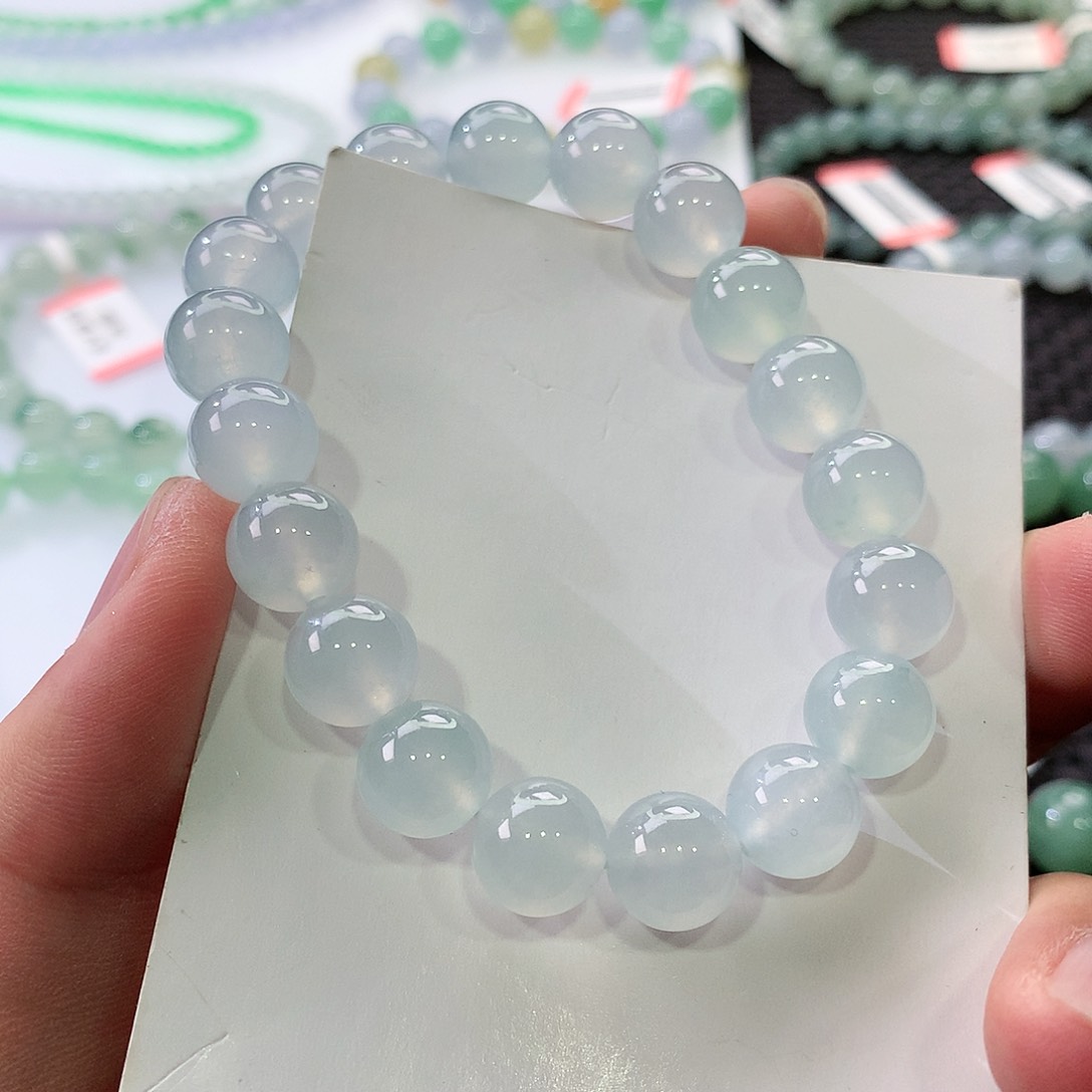 翡翠手链未镶嵌翡翠