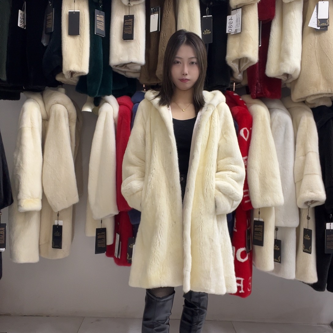 90公分米白色连帽140斤内