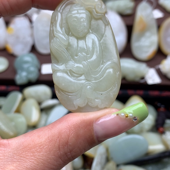 和田玉未镶嵌颈饰