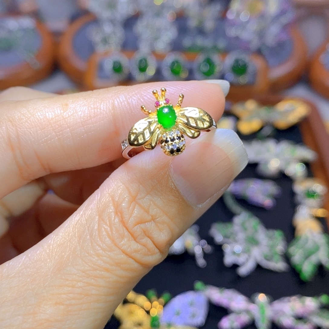 翡翠颈饰银S925镶嵌天然翡翠