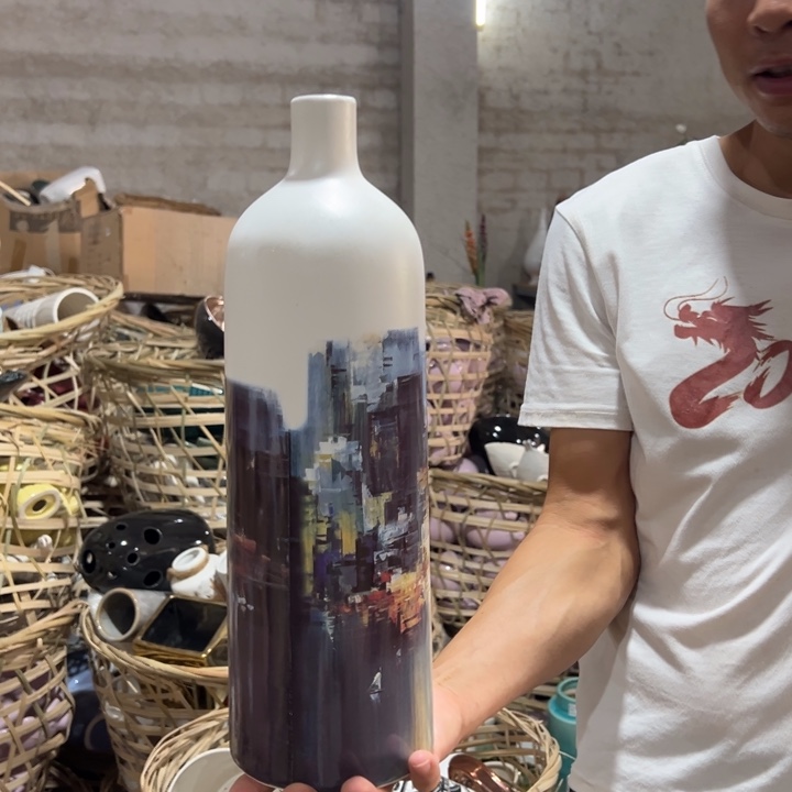 陶瓷花瓶微瑕捡漏出高38口3公分