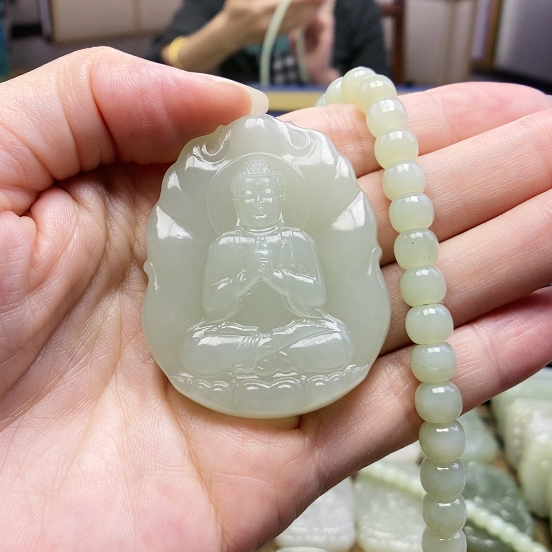 和田玉颈饰未镶嵌沉**金