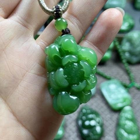 【闪购商品】颈饰未镶嵌和田玉