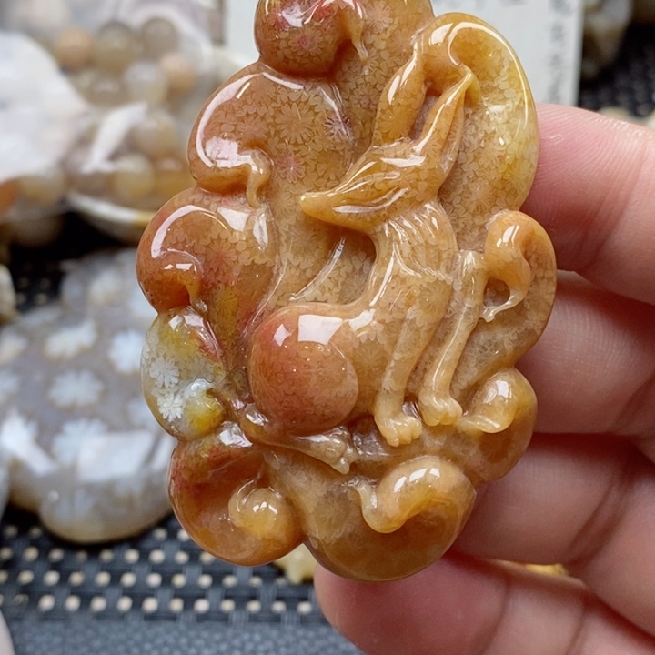 硅化珊瑚（珊瑚玉）颈饰未镶嵌