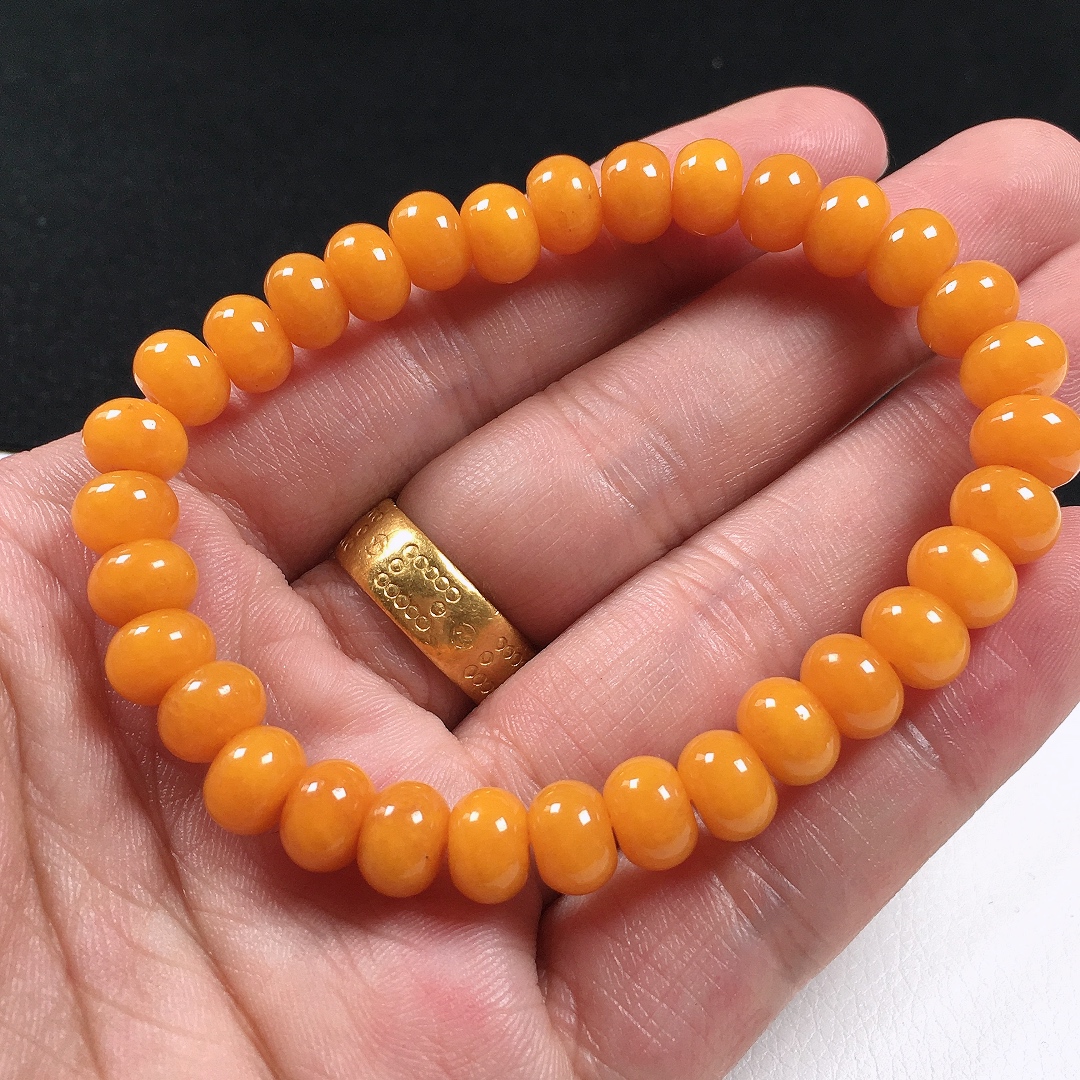 卡8mm+天然缅料A货鸡油黄算盘珠手串-多样性发其一