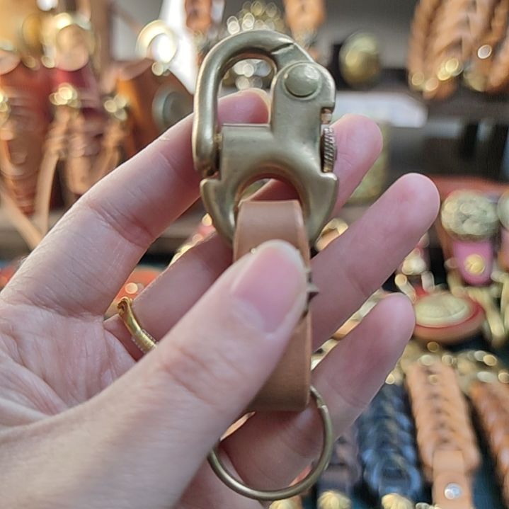 铜铁合金类海军钩太阳花钥匙扣