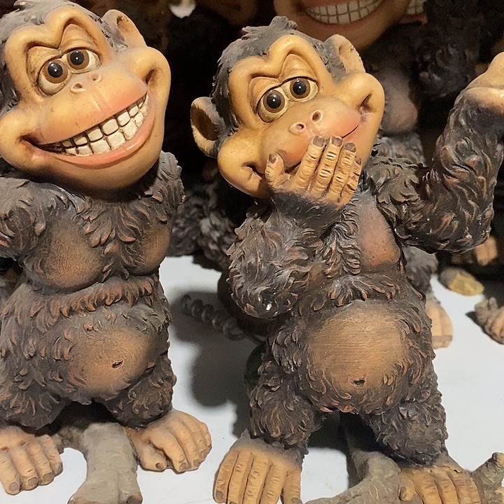 霸***裁树脂默认微瑕 树脂摆件