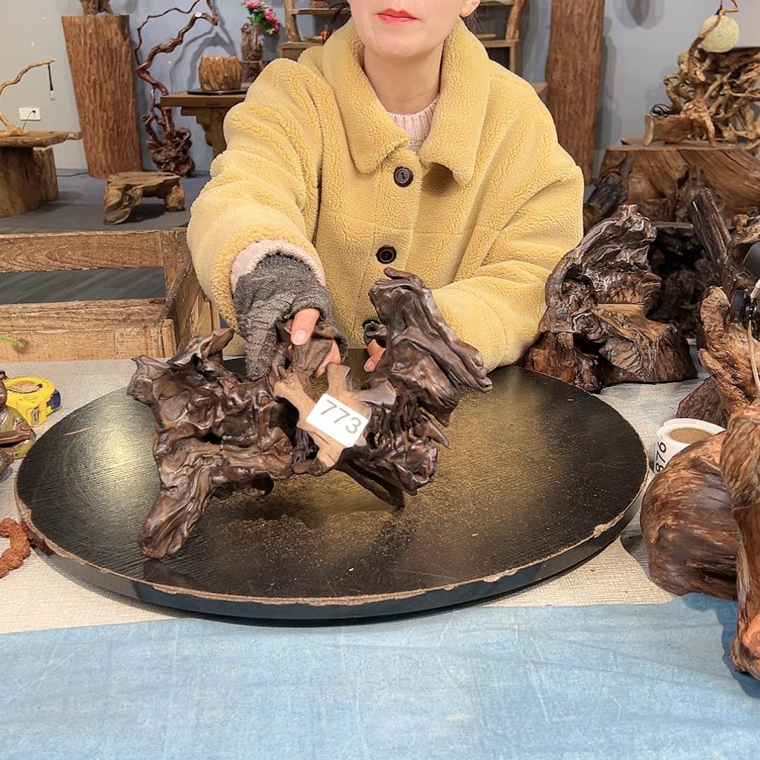 木匠**吕773 gvhvhvhghghghh