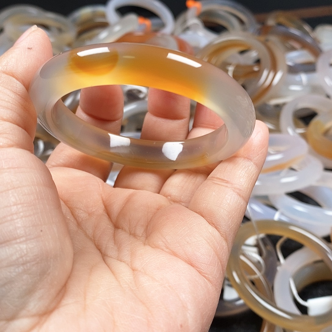 玛瑙/玉髓手镯未镶嵌