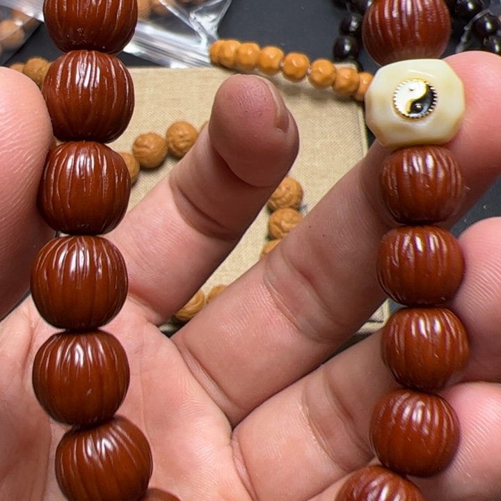 猴头核桃手串卡罗拉