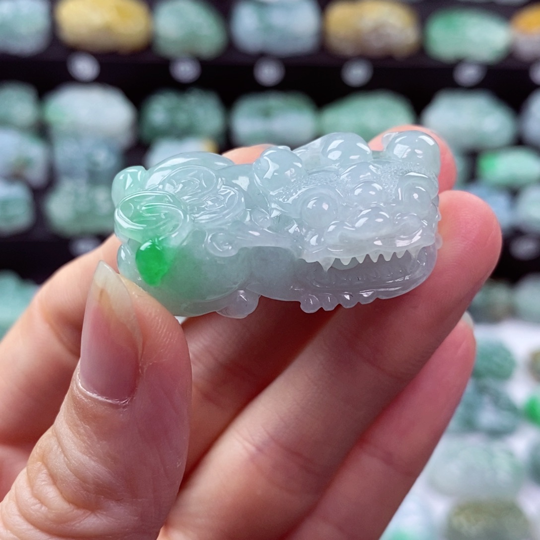 翡翠颈饰未镶嵌天然