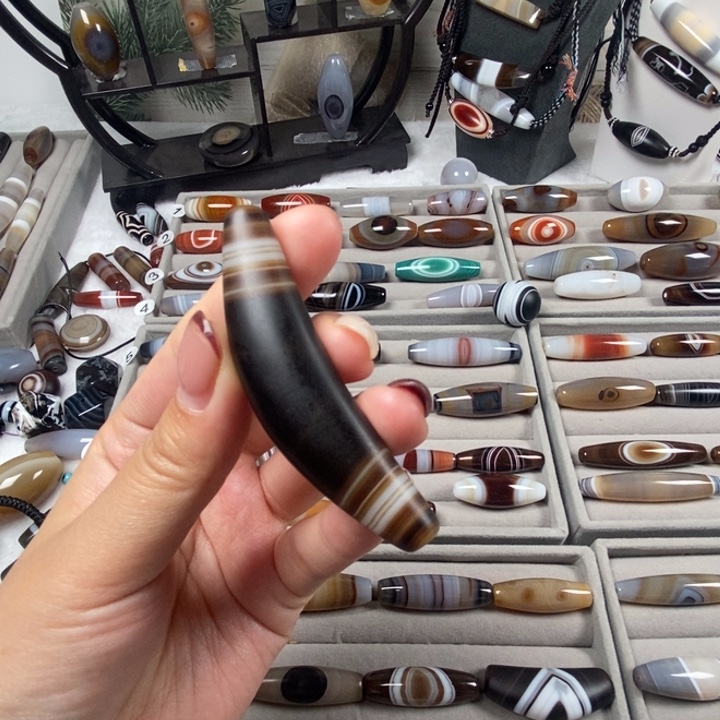 H***K玛瑙/玉髓未镶嵌颈饰