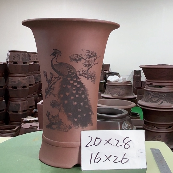 花盆紫砂刻绘孔雀