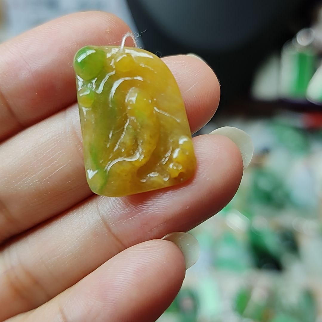 翡翠颈饰未镶嵌缅甸翡翠