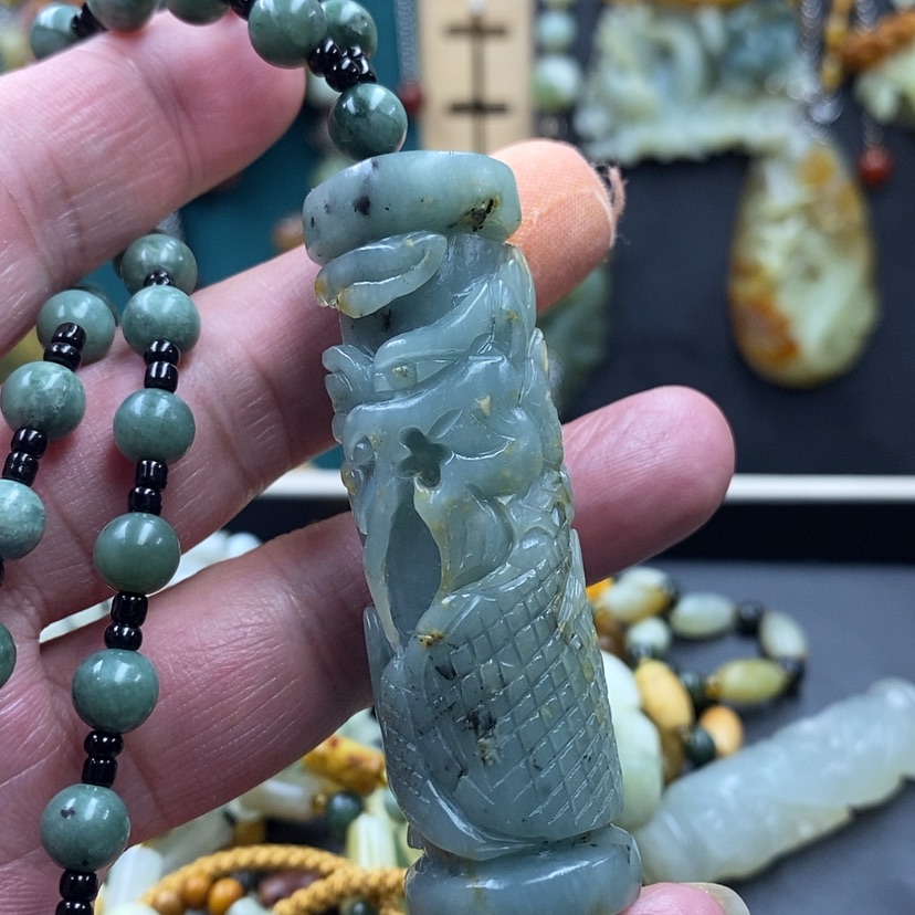 【闪购商品】蛇纹石玉吊坠未镶嵌