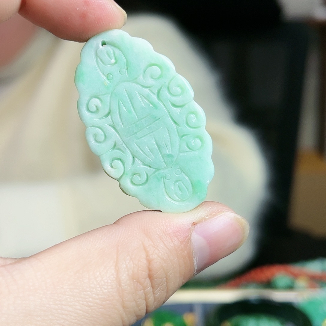 翡翠颈饰未镶嵌吊坠