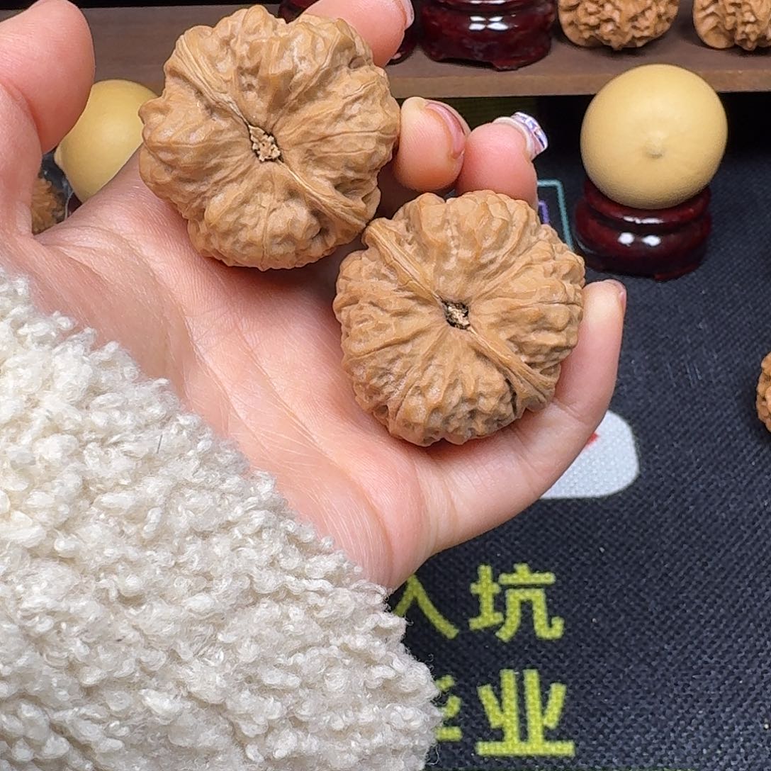 文玩核桃吊坠40蛙蛙