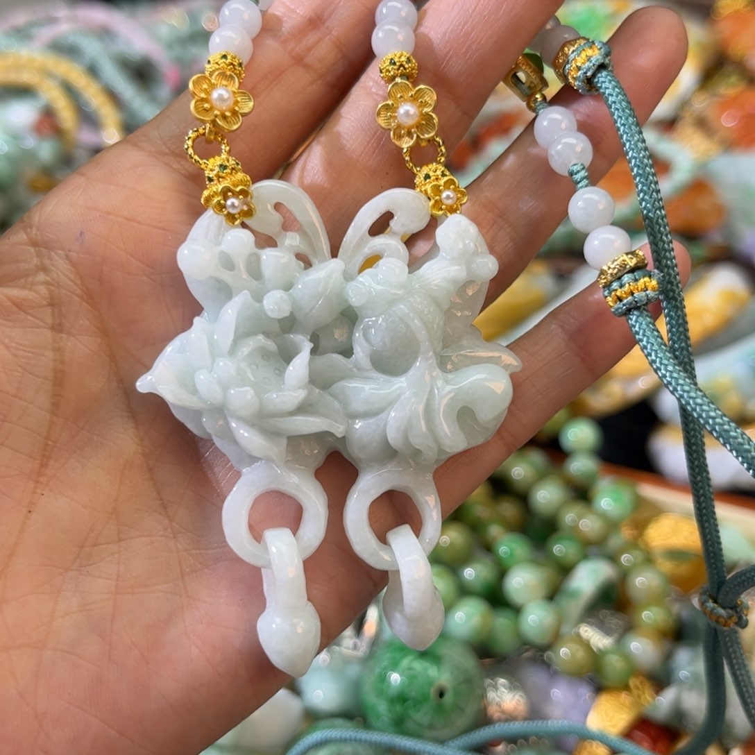 翡翠颈饰未镶嵌待编款