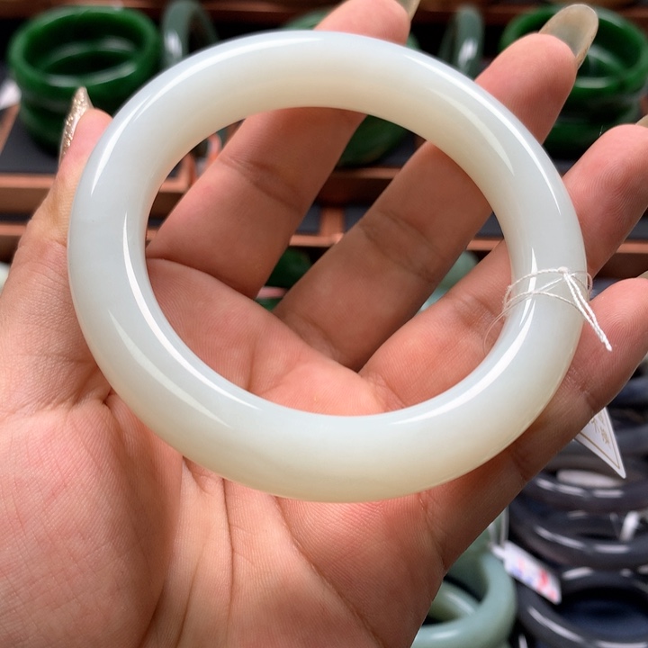 【闪购商品】未镶嵌手镯和田玉