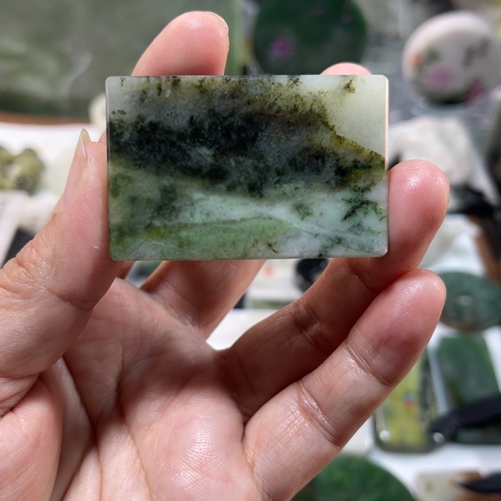 独山玉未镶嵌颈饰