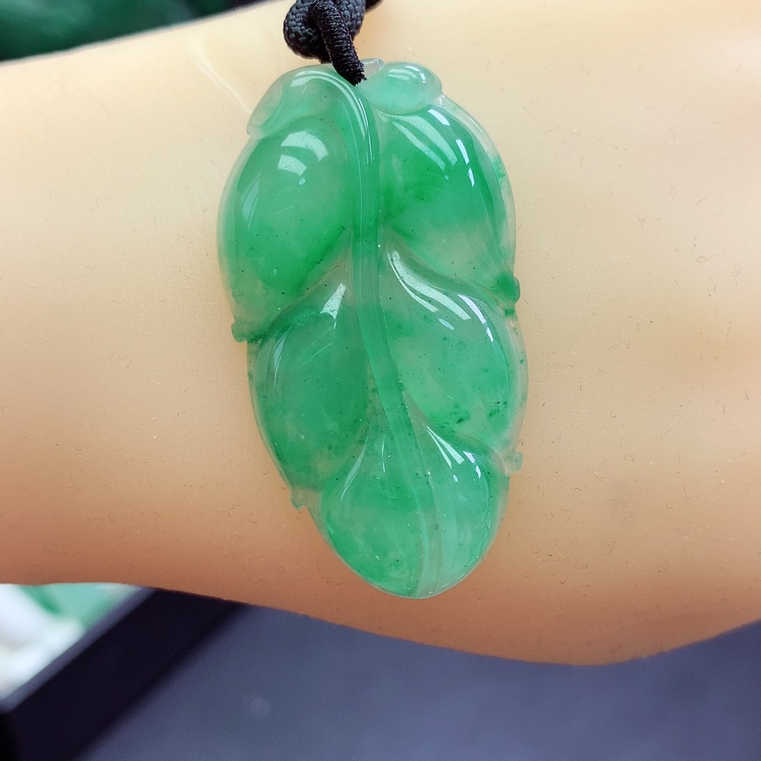 石英质玉颈饰未镶嵌