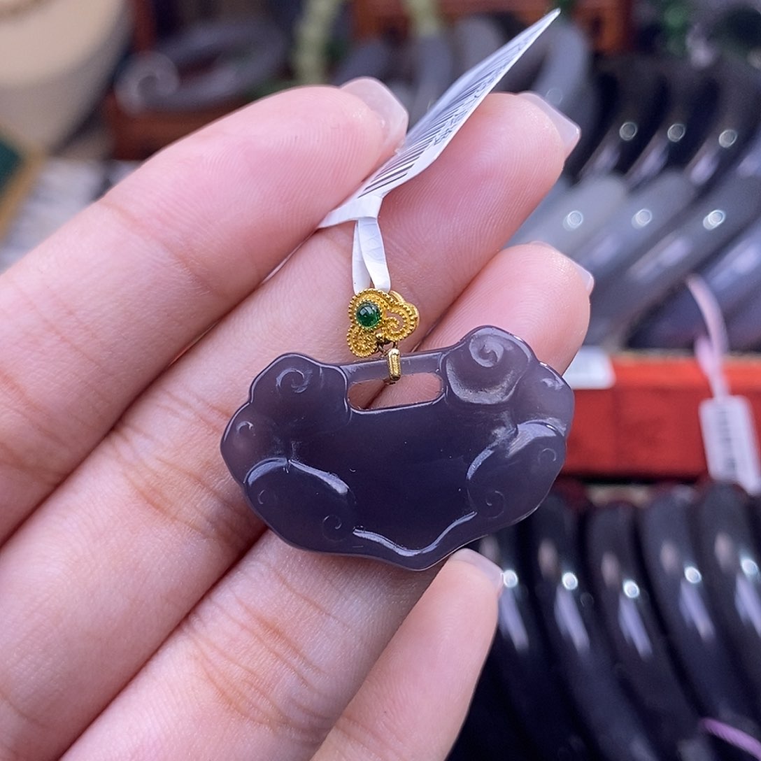 和田玉清货价烟紫锁金镶未镶嵌