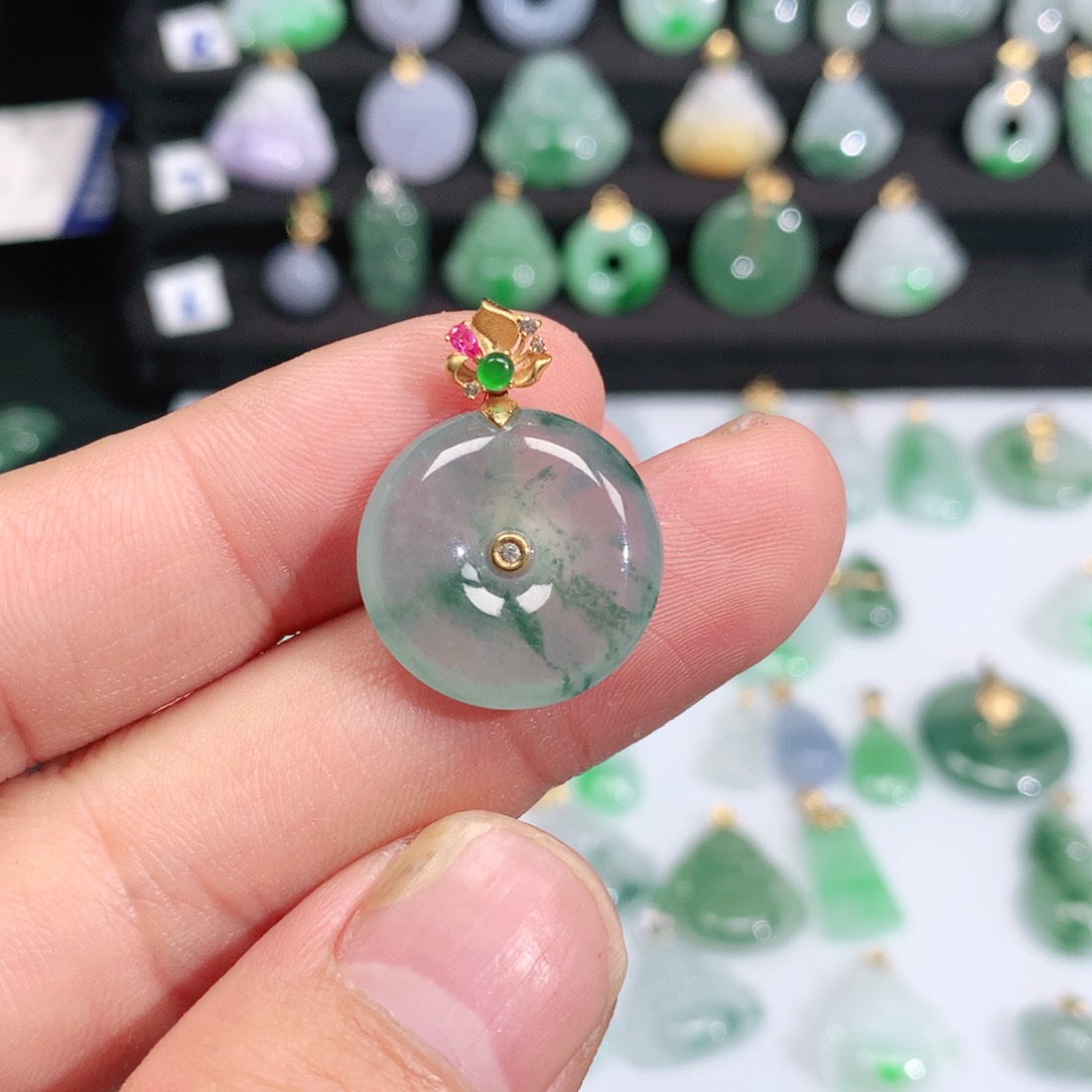 翡翠未镶嵌颈饰翡翠