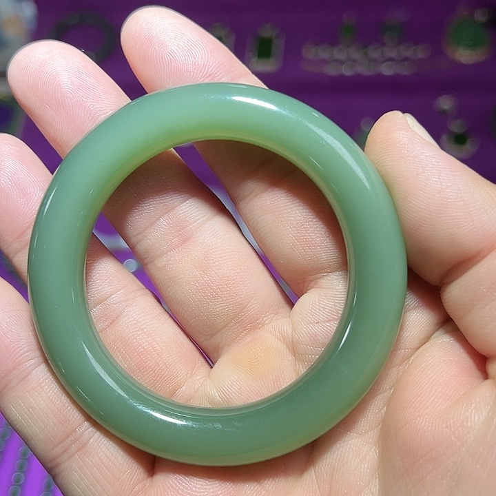 和田玉（碧玉）未镶嵌手镯