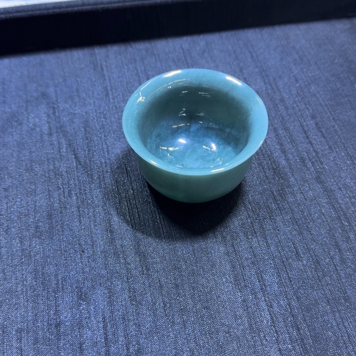 淄***厂翡翠未镶嵌把件一杯茶