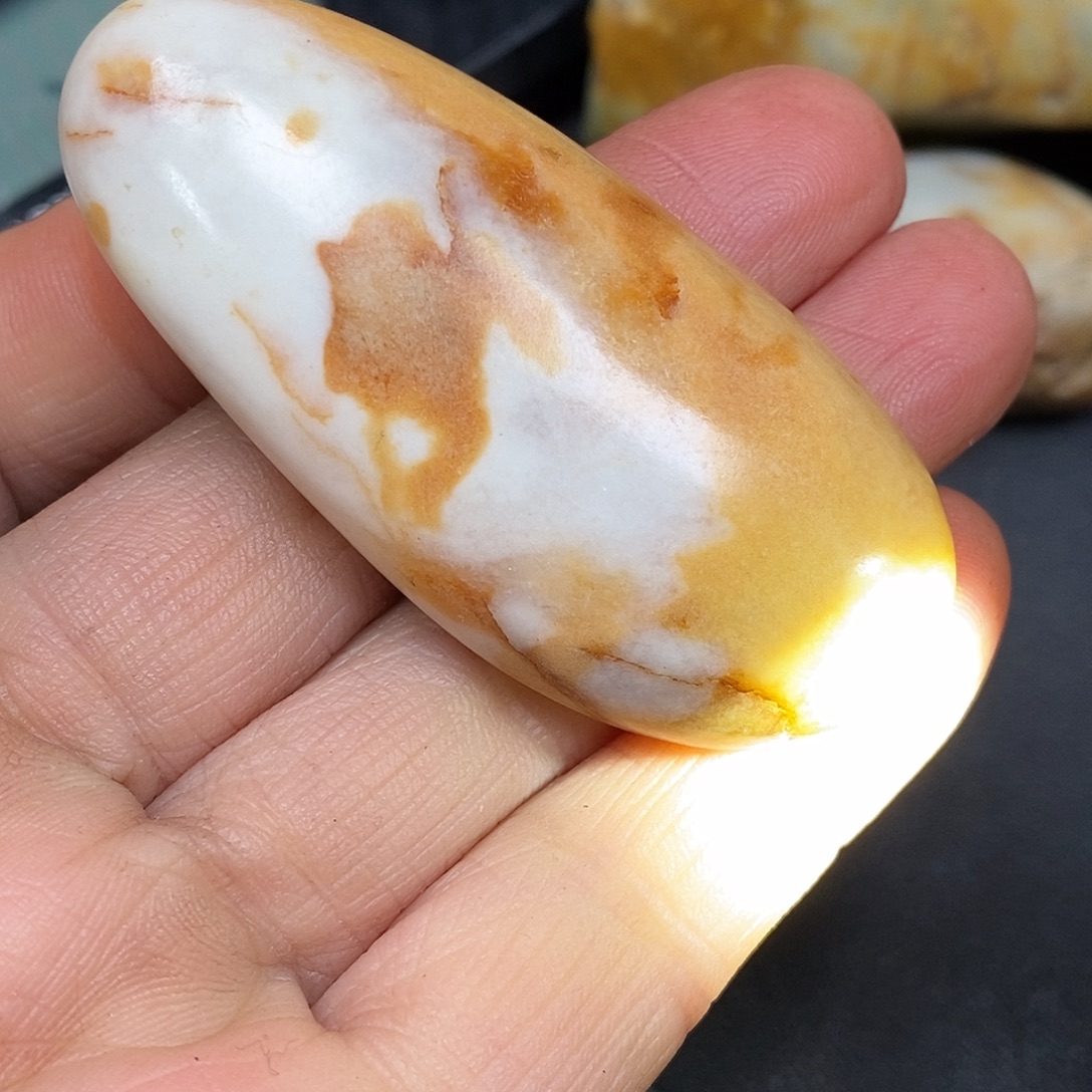 和田玉未镶嵌珠宝奇石