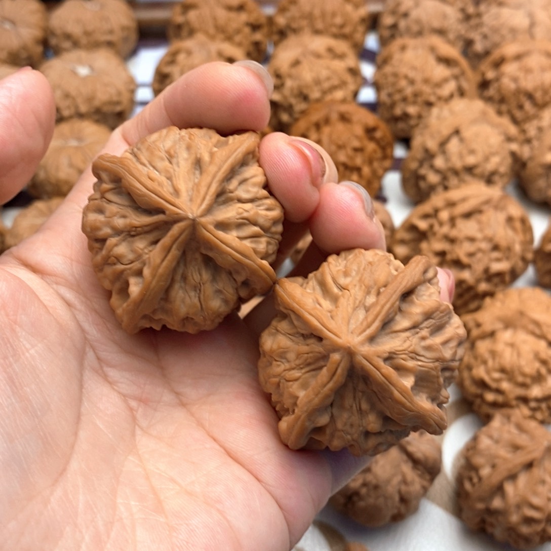 【闪购商品】文玩核桃吊坠45尺玉玺正四