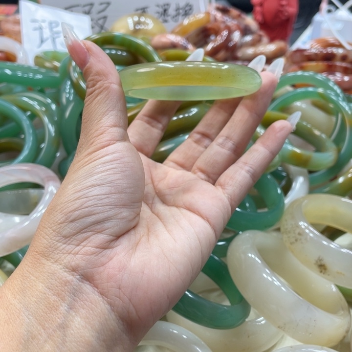 平***凡石英质玉钛钢珠宝奇石