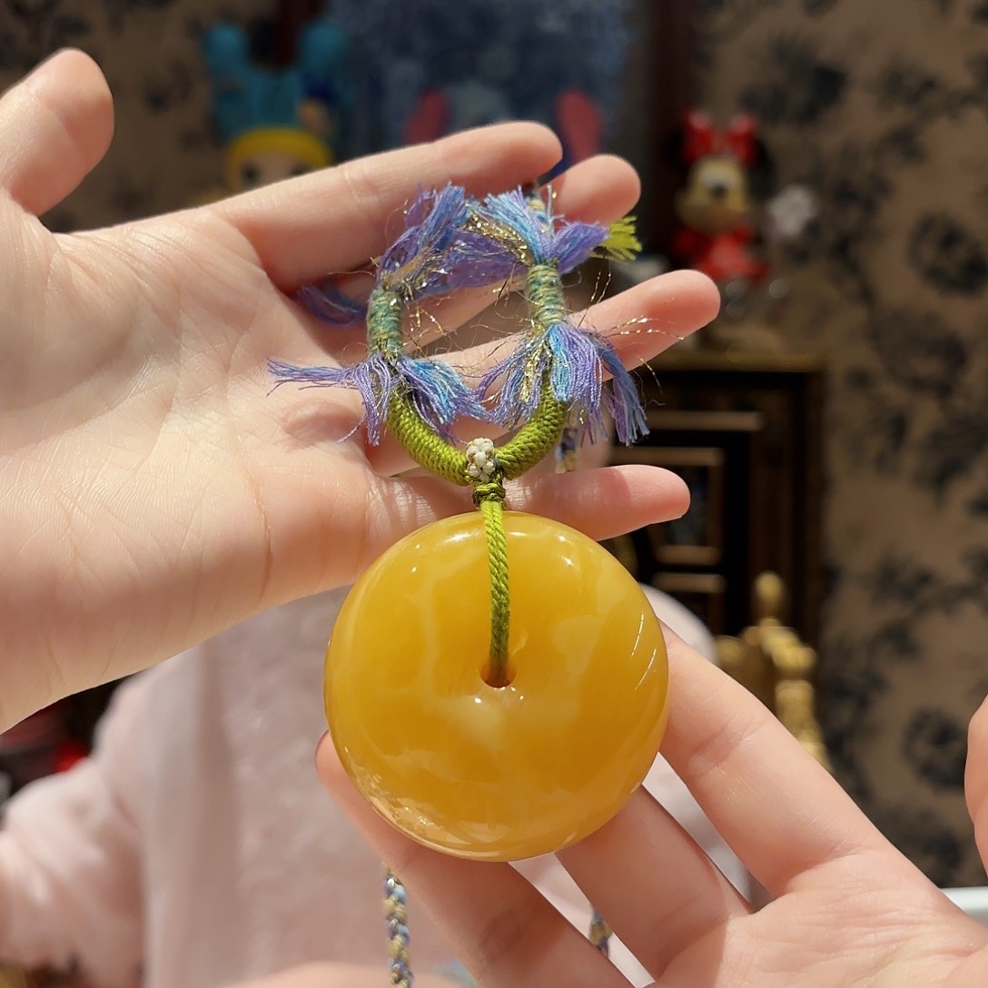 蜜蜡颈饰未镶嵌56.4克