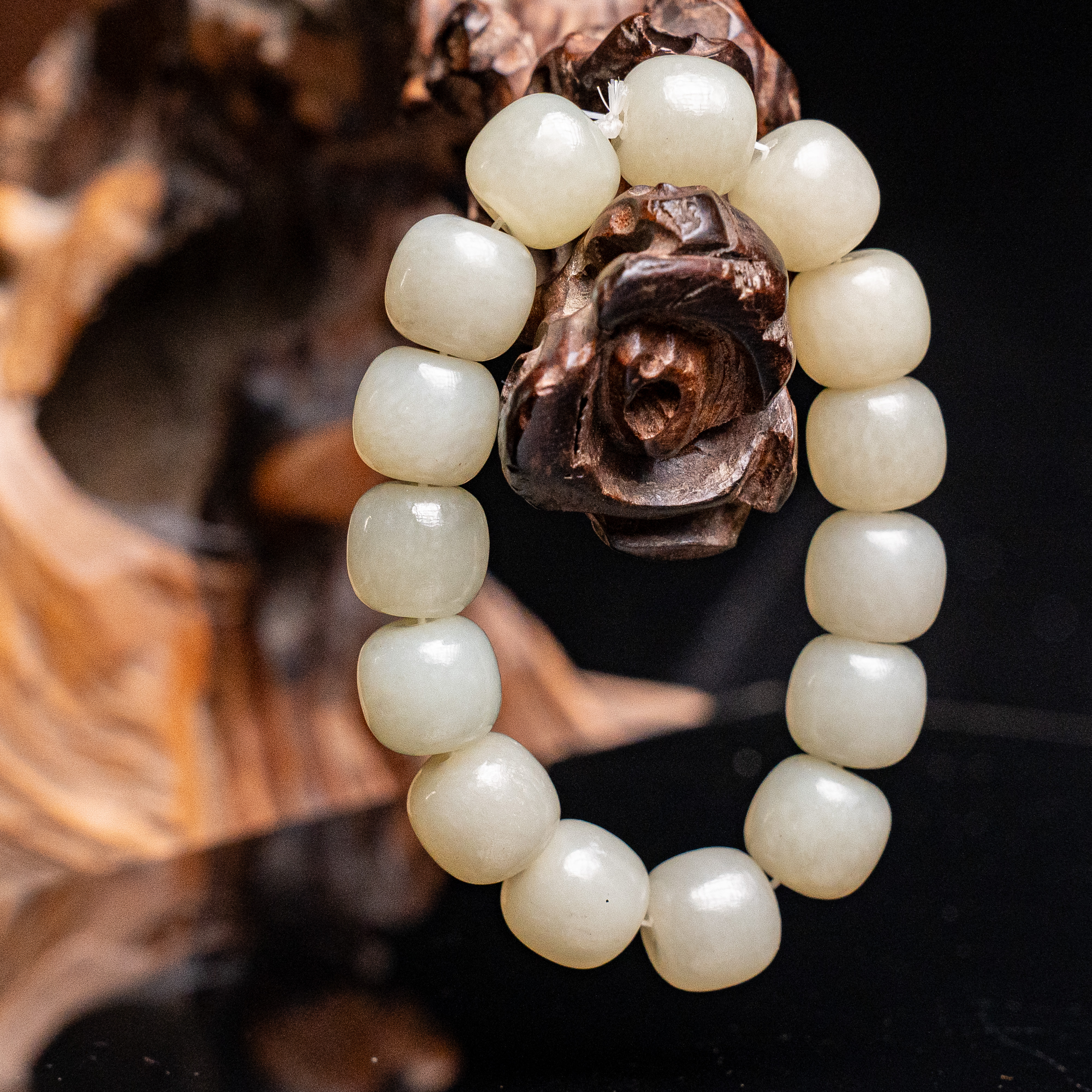 清代和田玉老型珠手串