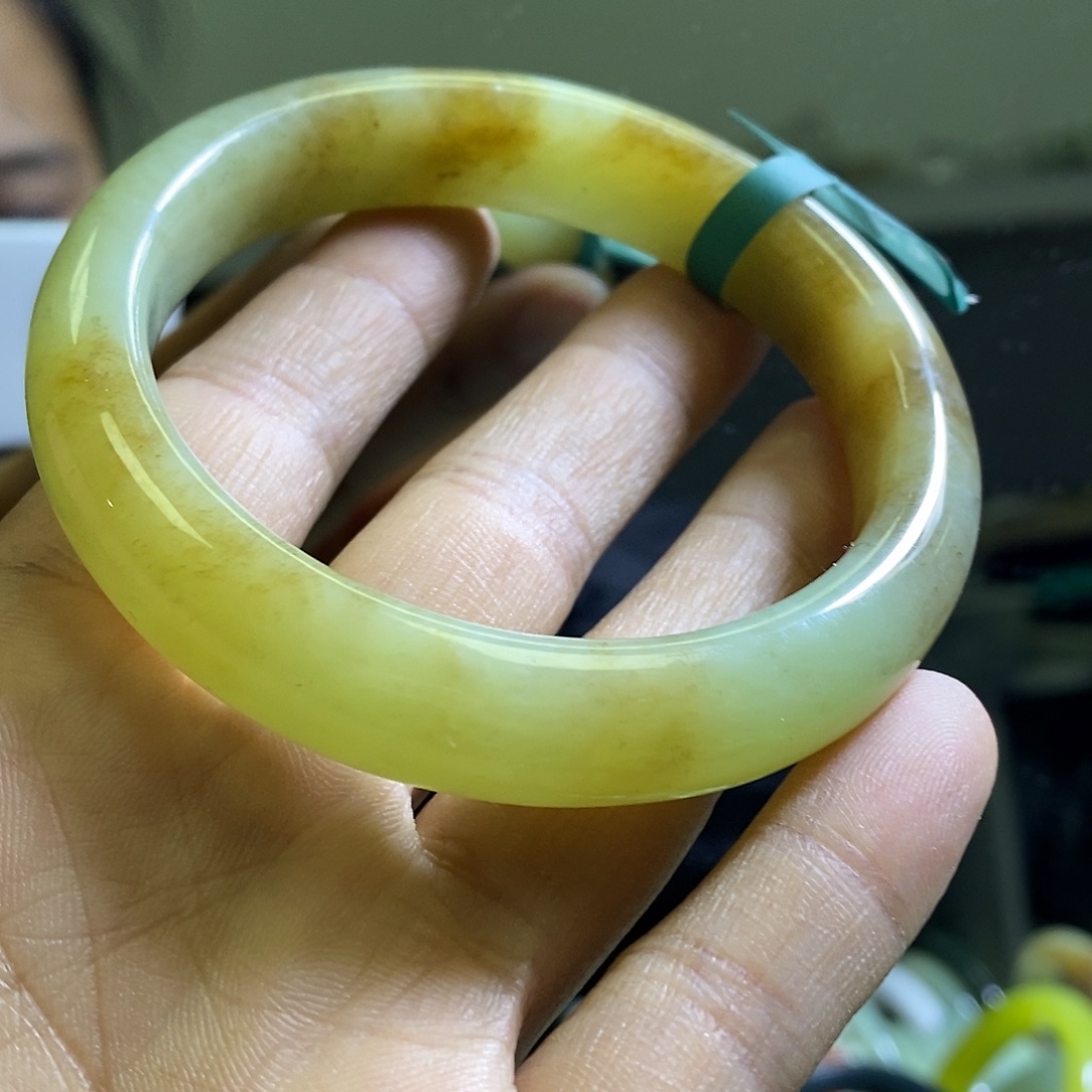 和田玉未镶嵌手镯60口径