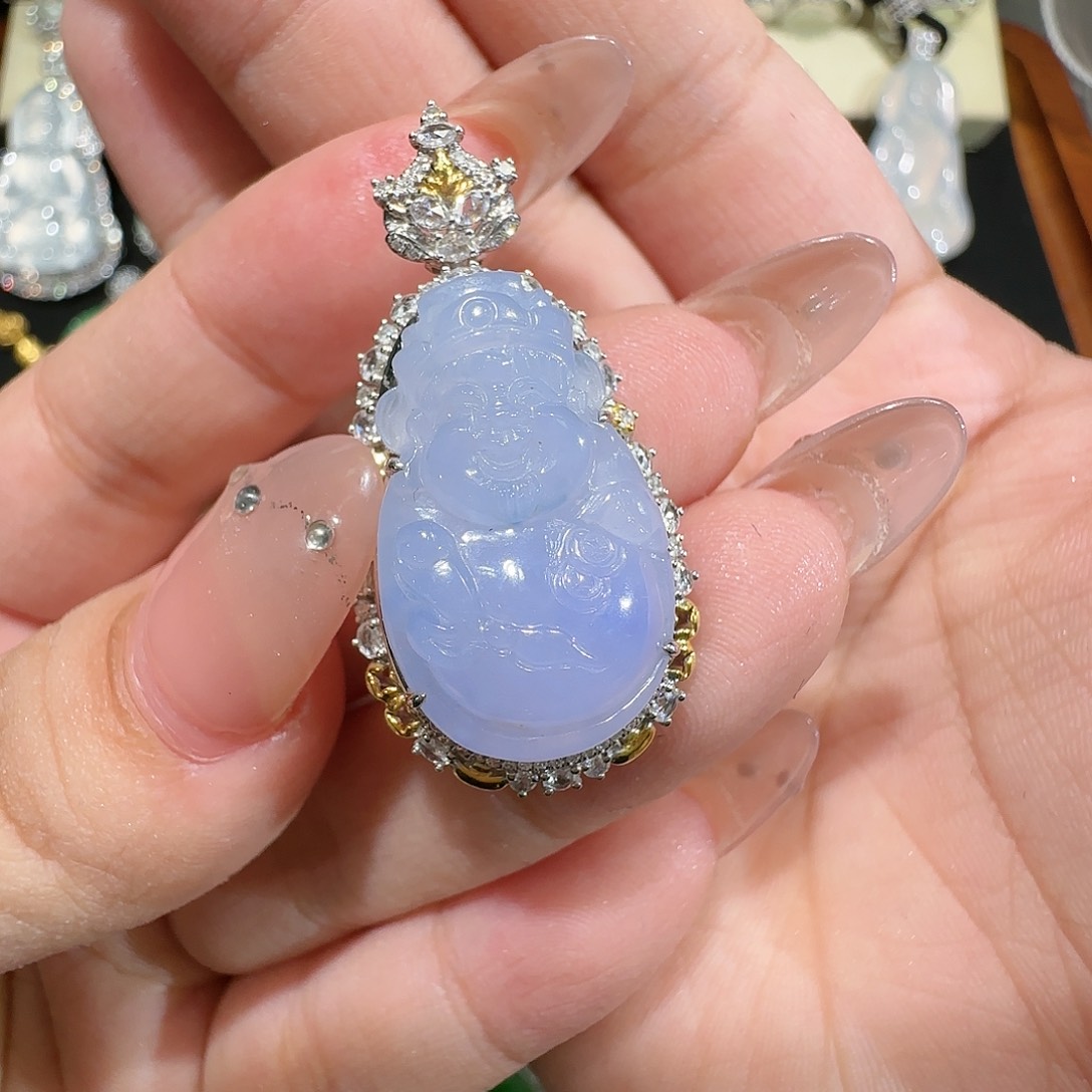 【闪购商品】颈饰18K金镶嵌翡翠