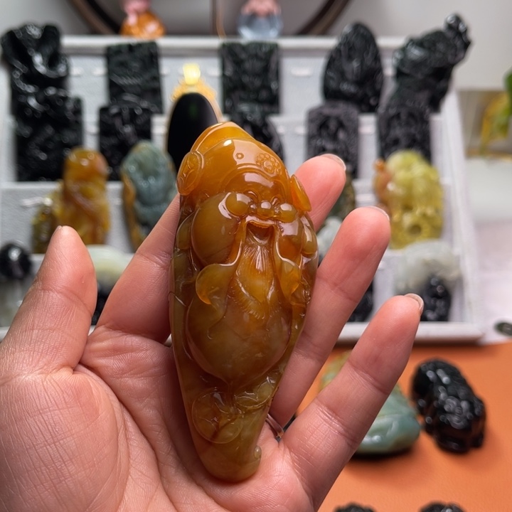 蛇纹石玉颈饰未镶嵌静*