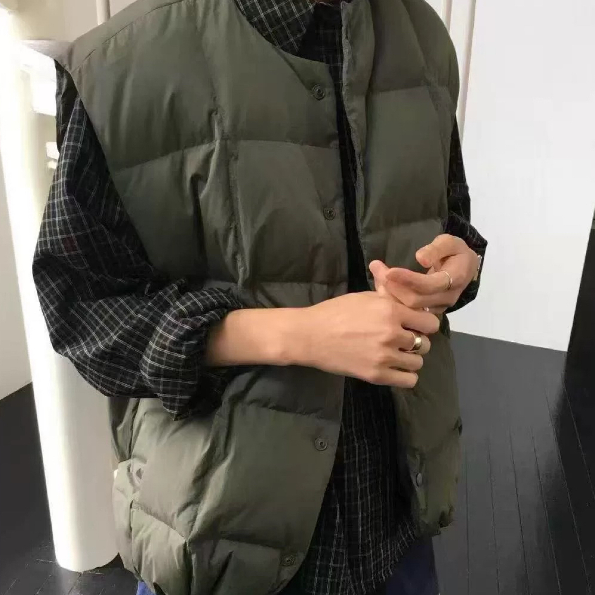 韩国东大门代self service女25秋冬简约复古圆领暗扣马甲