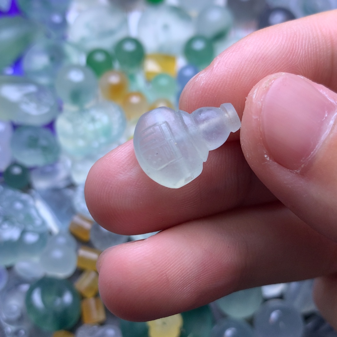 定制翡翠未镶嵌挂件