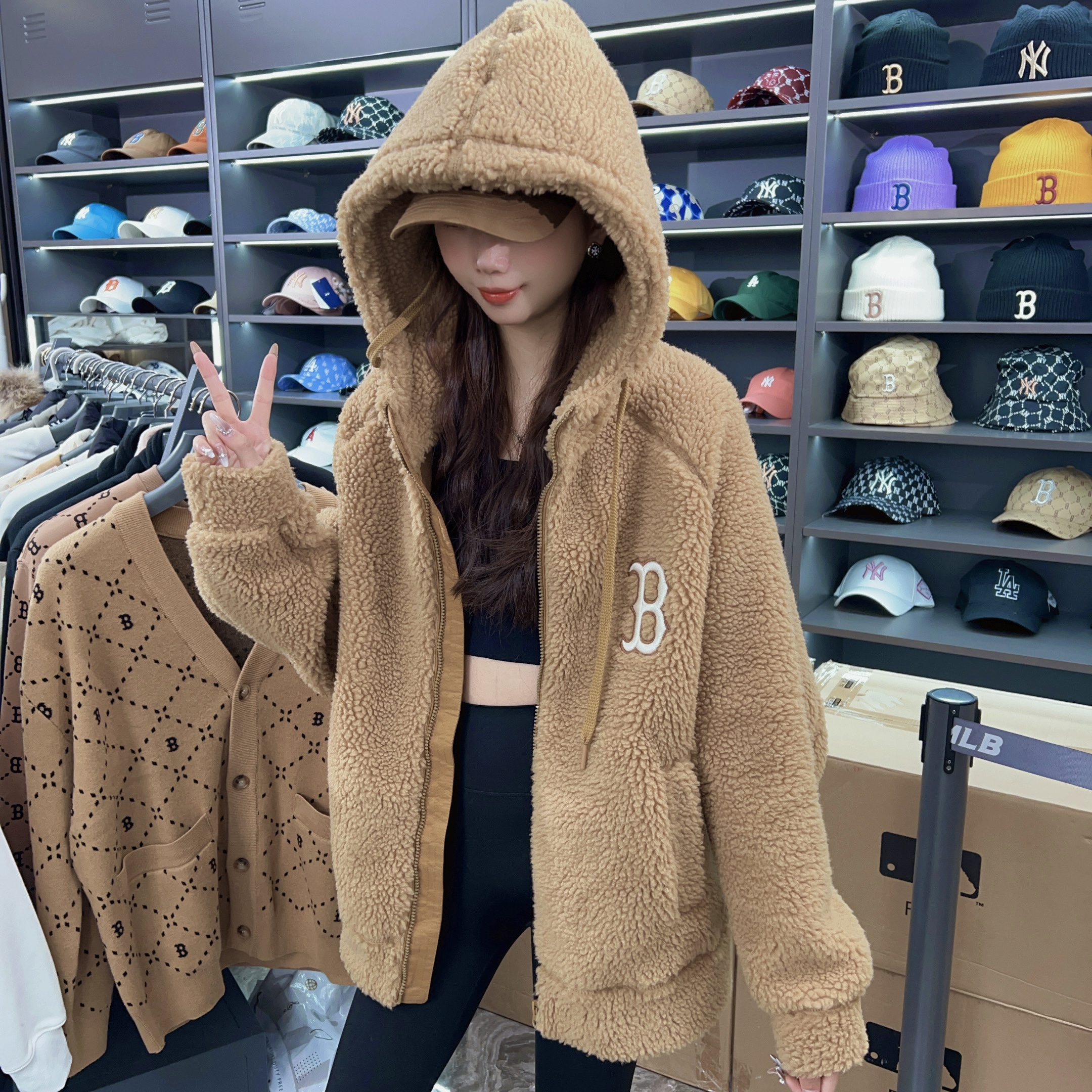 CLNKEL联名款休闲时尚保暖厚款情侣糕糕毛外套117七Q